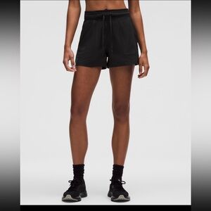 NWOT Lululemon Dance Studio High Rise Short 3.5”